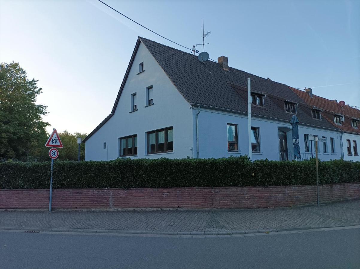 Gaststaette Molitor Lejlighed Saarlouis Eksteriør billede